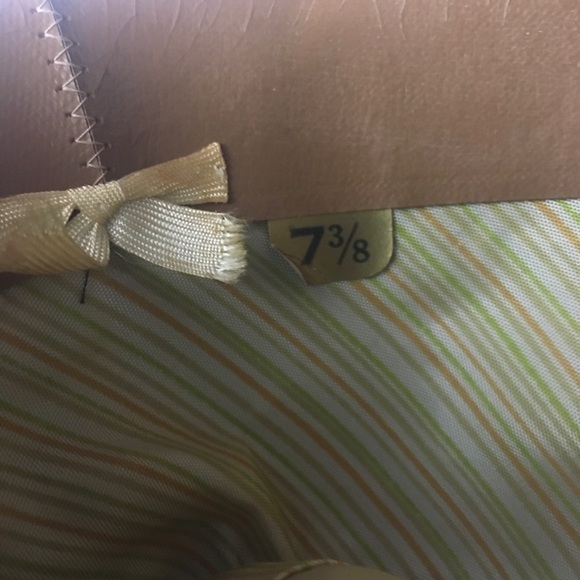 Vintage Genuine Suede Fedora or Bucket Hat W/ Feathers Hush Puppies - Picture 4 of 4